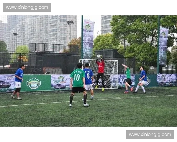 世界杯激情四射观赛时刻让人兴奋无比却也可能因一时冲动砸坏电视的心酸经历